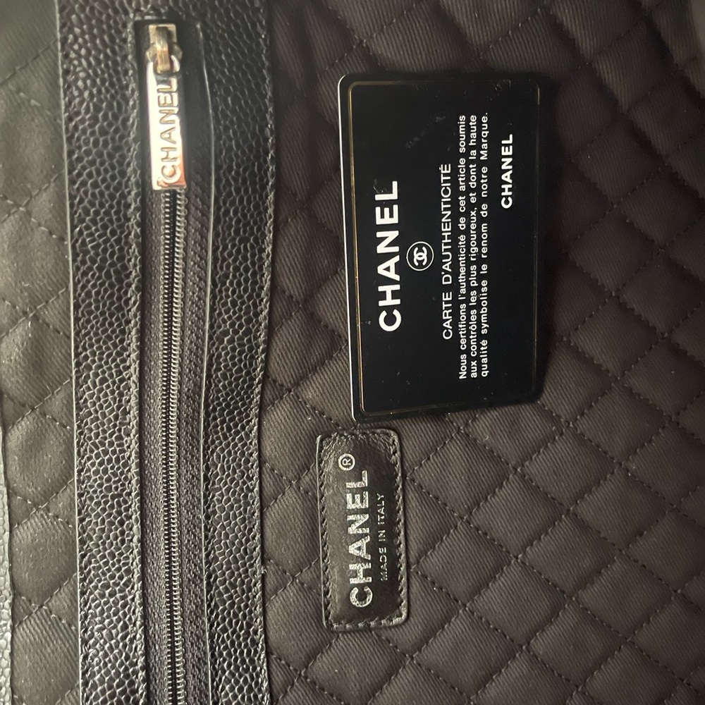 🌟CHANEL! Travel COCO red logo tote. removable pouch. ✈️ - Picture 7 of 11